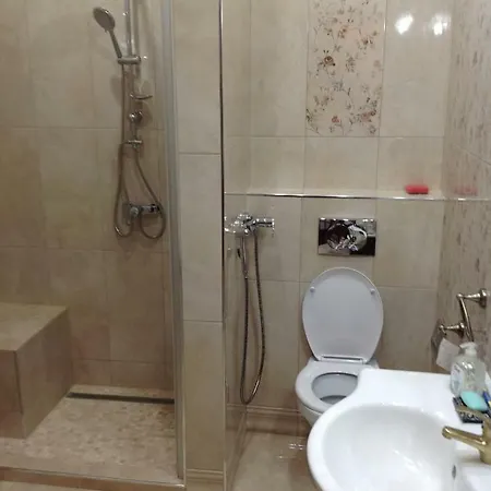 Center Apartment *